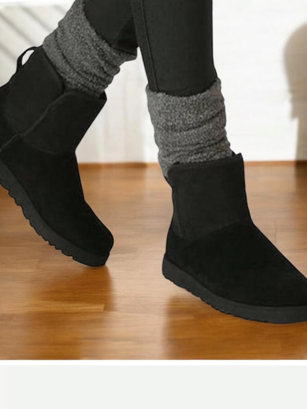 UGG Aime Black Short Shearling-Lined Winter Boots  preloved wear GC! Check photo